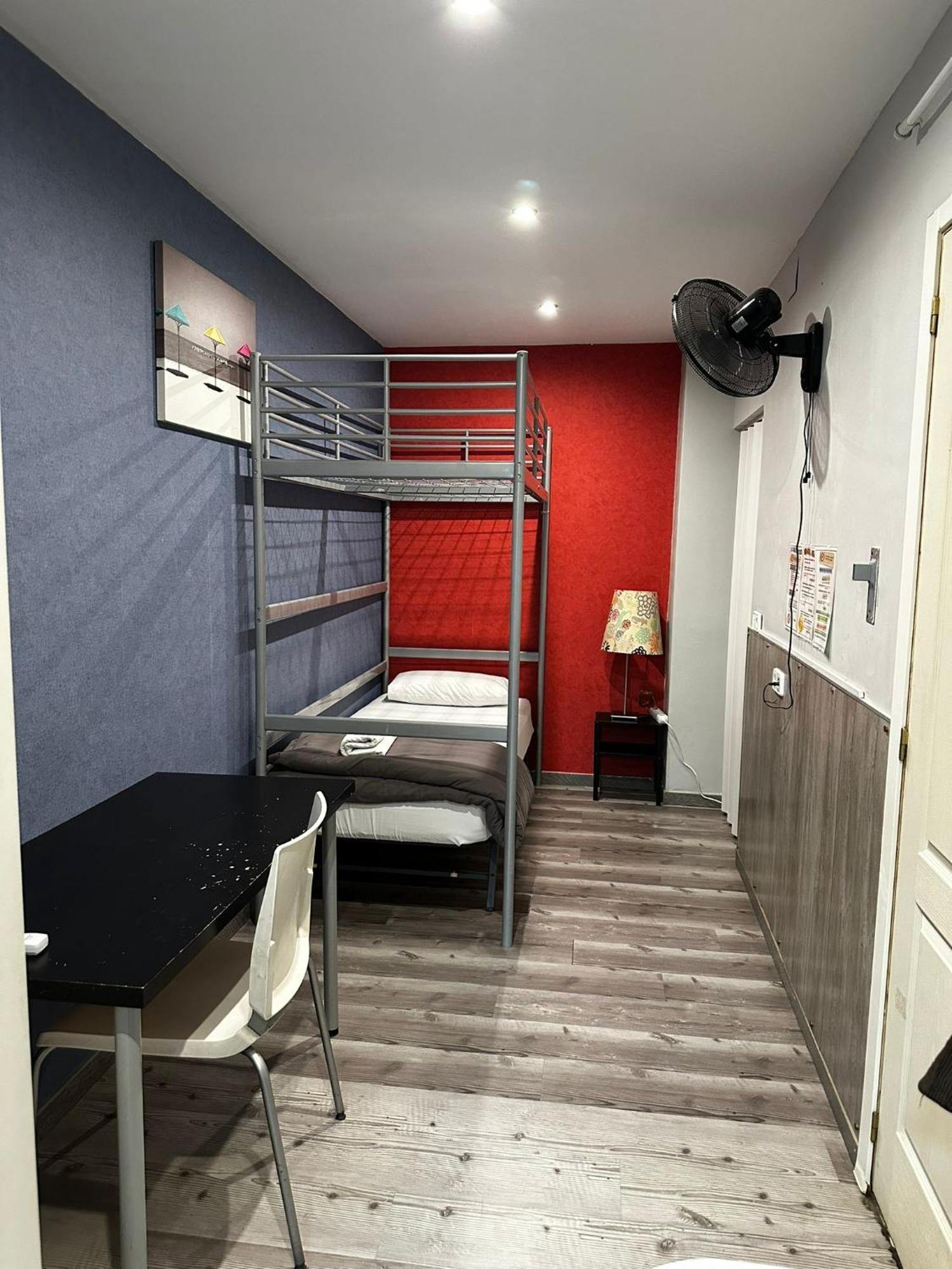 Bcn Condal Hostal บาร์เซโลนา ภายนอก รูปภาพ