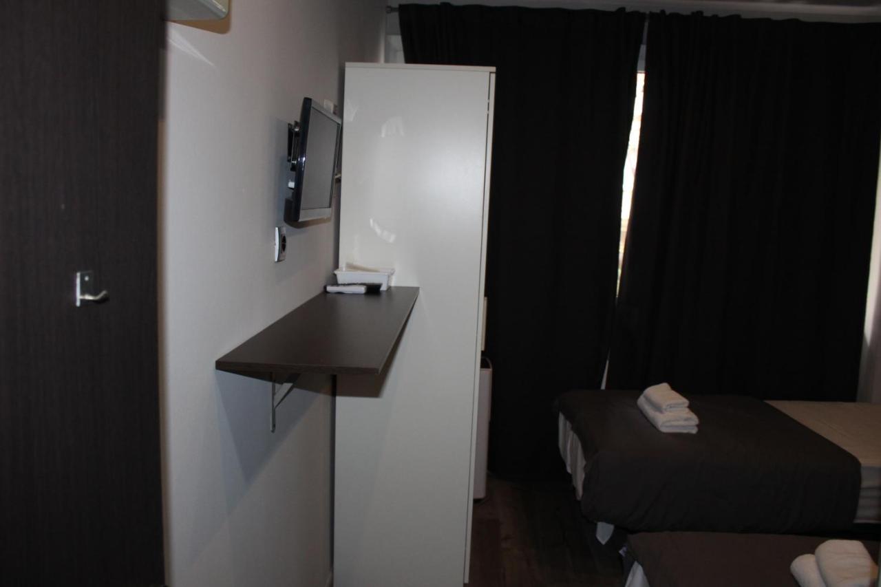 Bcn Condal Hostal บาร์เซโลนา ภายนอก รูปภาพ