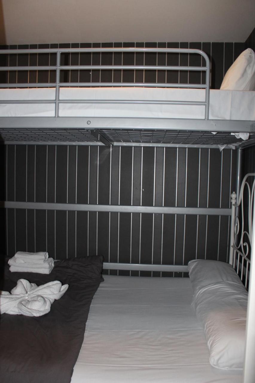 Bcn Condal Hostal บาร์เซโลนา ภายนอก รูปภาพ