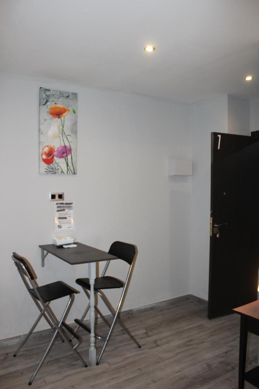 Bcn Condal Hostal บาร์เซโลนา ภายนอก รูปภาพ