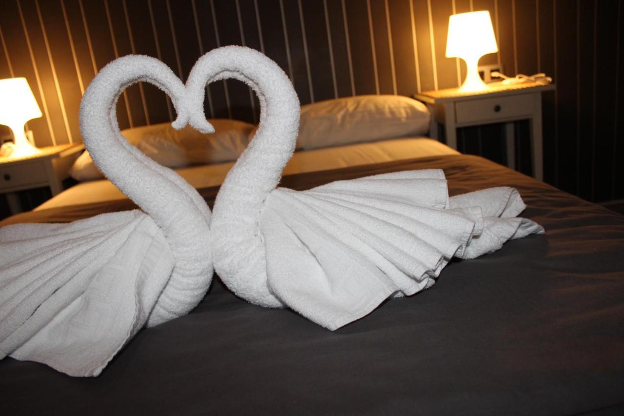 Bcn Condal Hostal บาร์เซโลนา ภายนอก รูปภาพ
