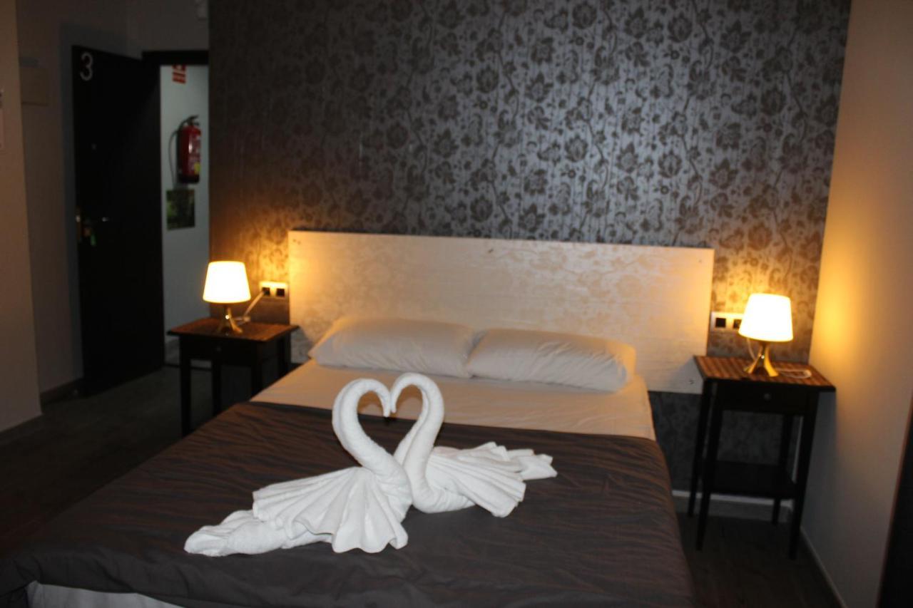 Bcn Condal Hostal บาร์เซโลนา ภายนอก รูปภาพ