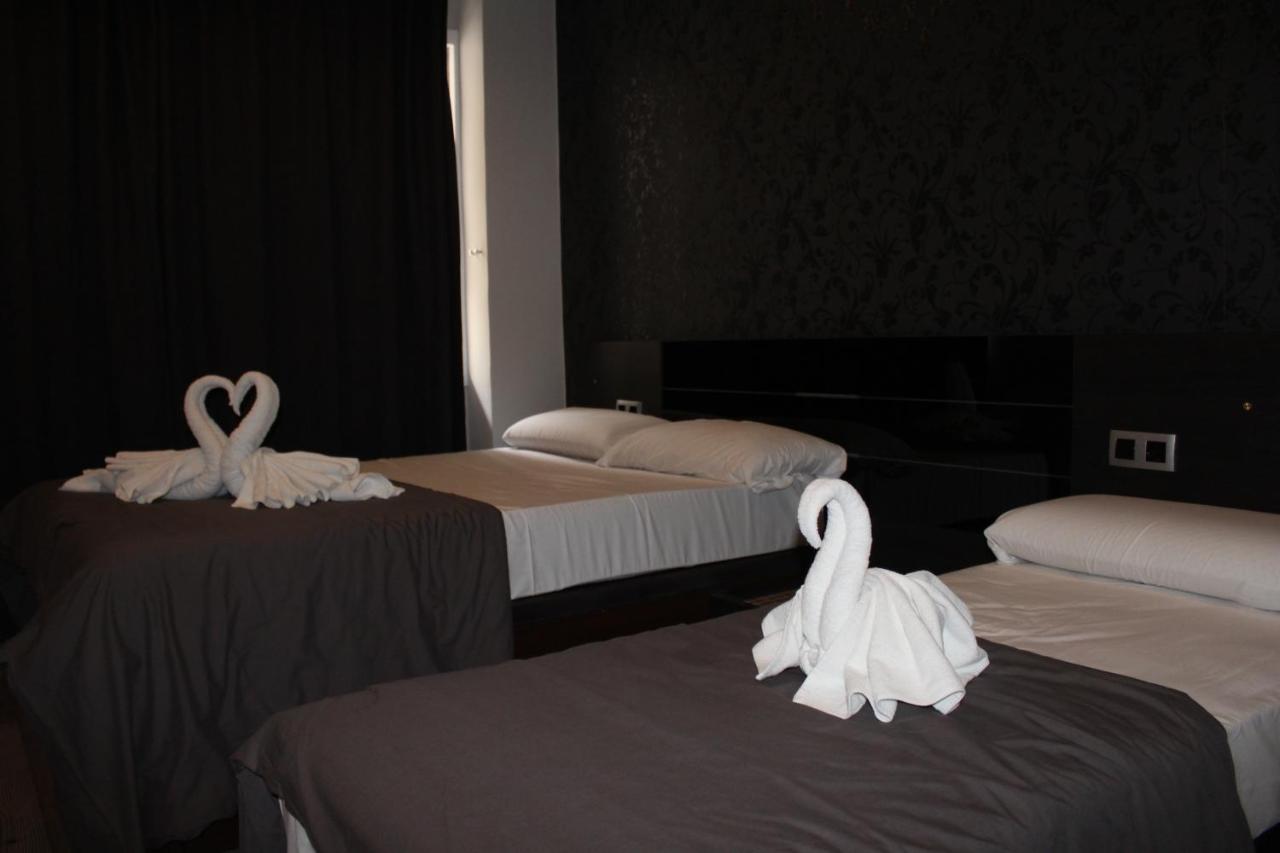 Bcn Condal Hostal บาร์เซโลนา ภายนอก รูปภาพ