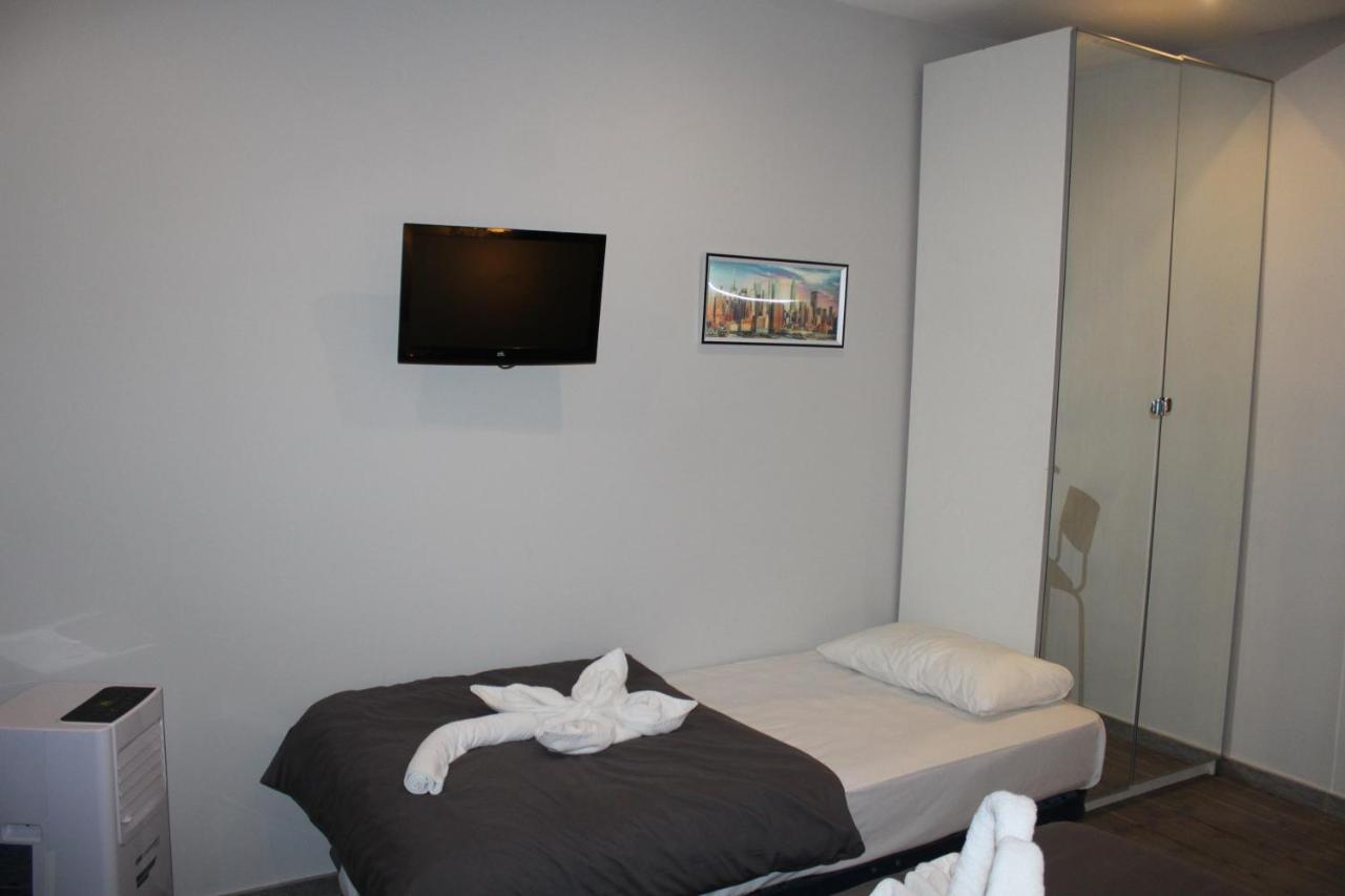 Bcn Condal Hostal บาร์เซโลนา ภายนอก รูปภาพ