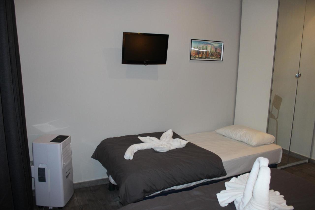 Bcn Condal Hostal บาร์เซโลนา ภายนอก รูปภาพ