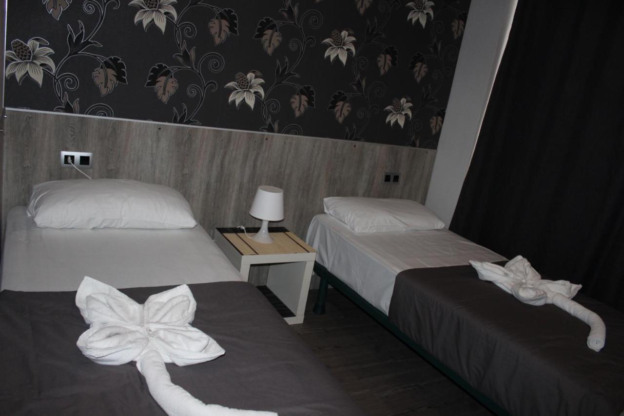 Bcn Condal Hostal บาร์เซโลนา ภายนอก รูปภาพ