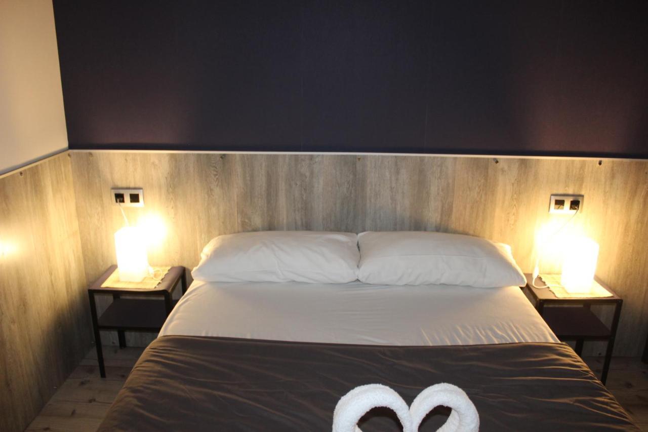 Bcn Condal Hostal บาร์เซโลนา ภายนอก รูปภาพ
