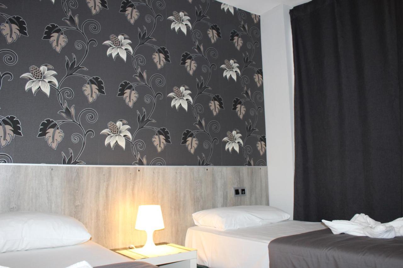 Bcn Condal Hostal บาร์เซโลนา ภายนอก รูปภาพ
