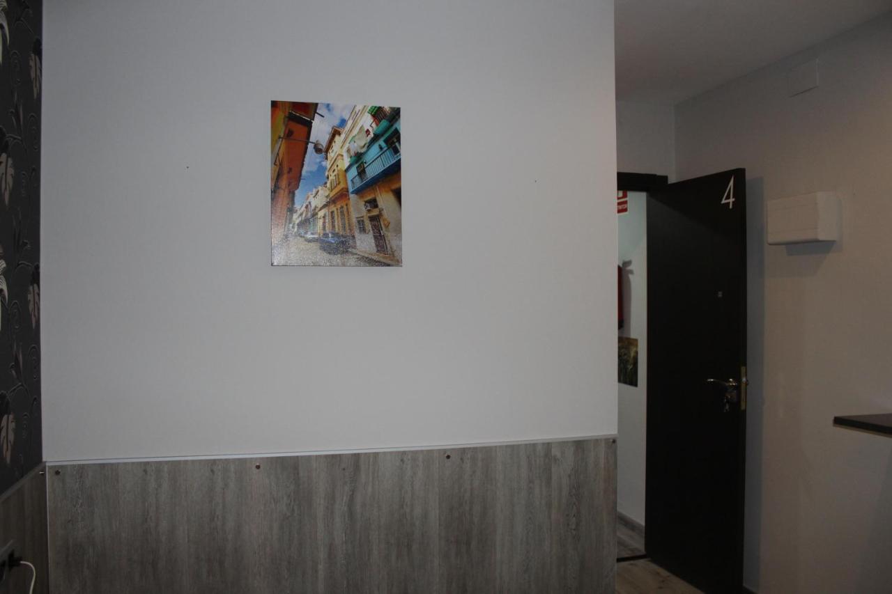 Bcn Condal Hostal บาร์เซโลนา ภายนอก รูปภาพ