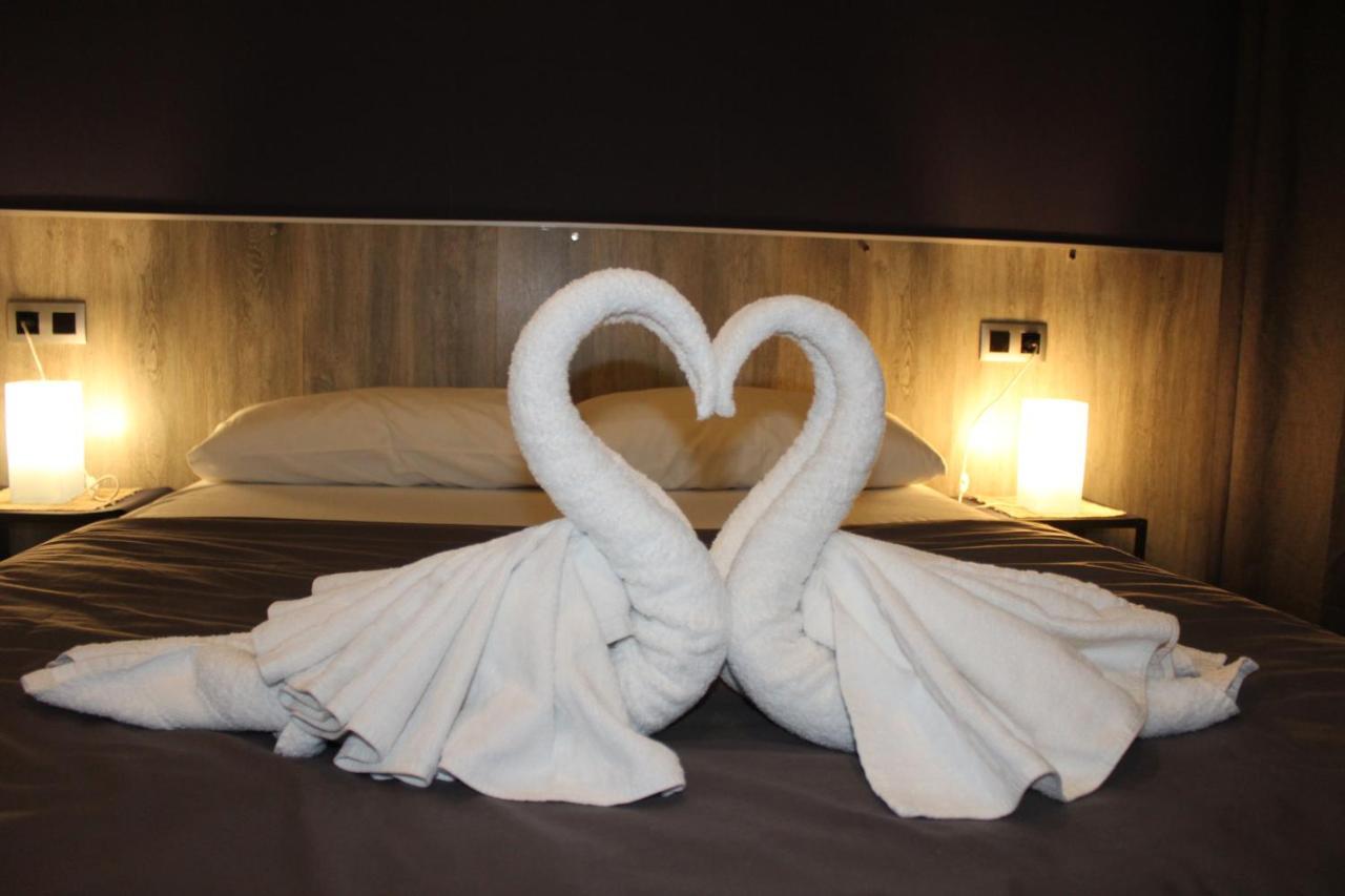 Bcn Condal Hostal บาร์เซโลนา ภายนอก รูปภาพ
