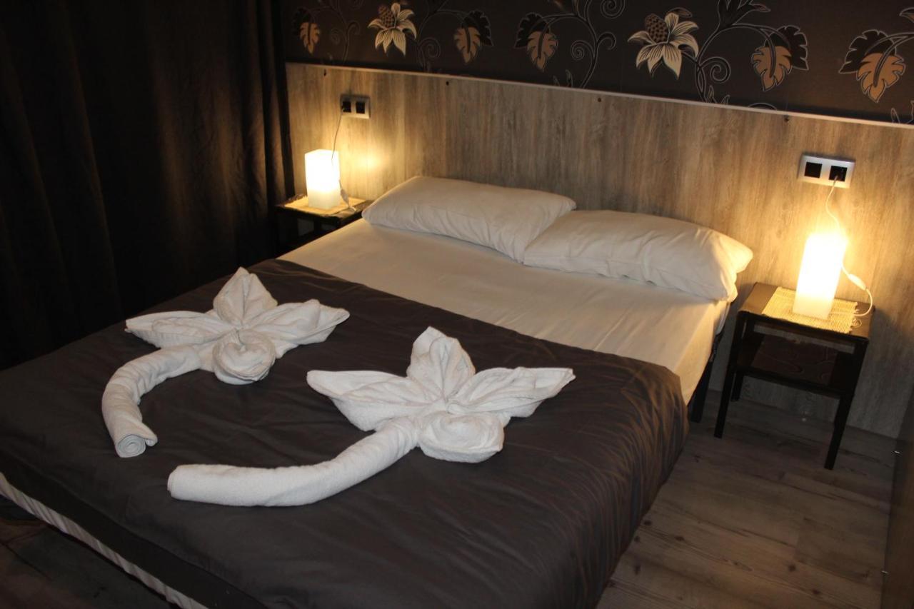 Bcn Condal Hostal บาร์เซโลนา ภายนอก รูปภาพ