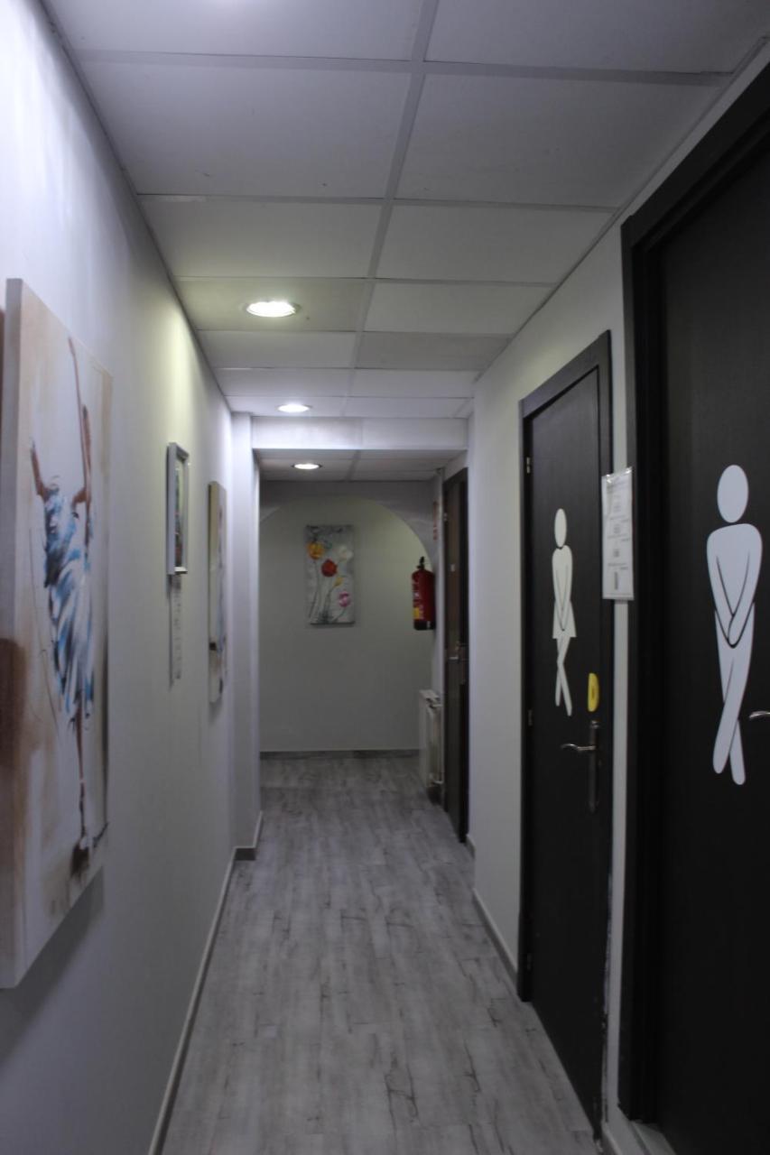 Bcn Condal Hostal บาร์เซโลนา ภายนอก รูปภาพ