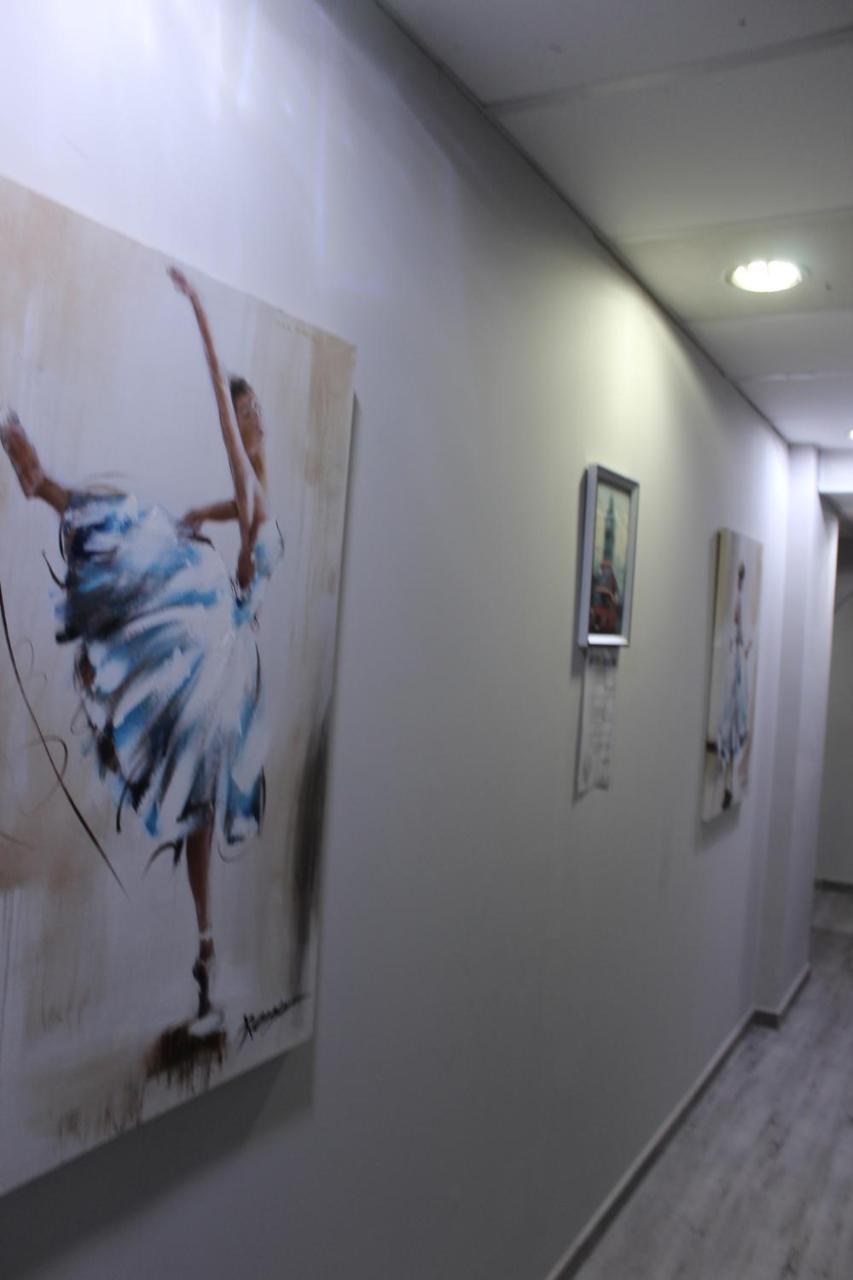 Bcn Condal Hostal บาร์เซโลนา ภายนอก รูปภาพ