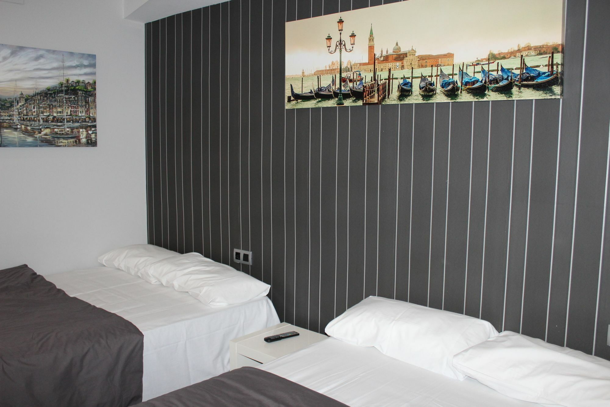 Bcn Condal Hostal บาร์เซโลนา ภายนอก รูปภาพ